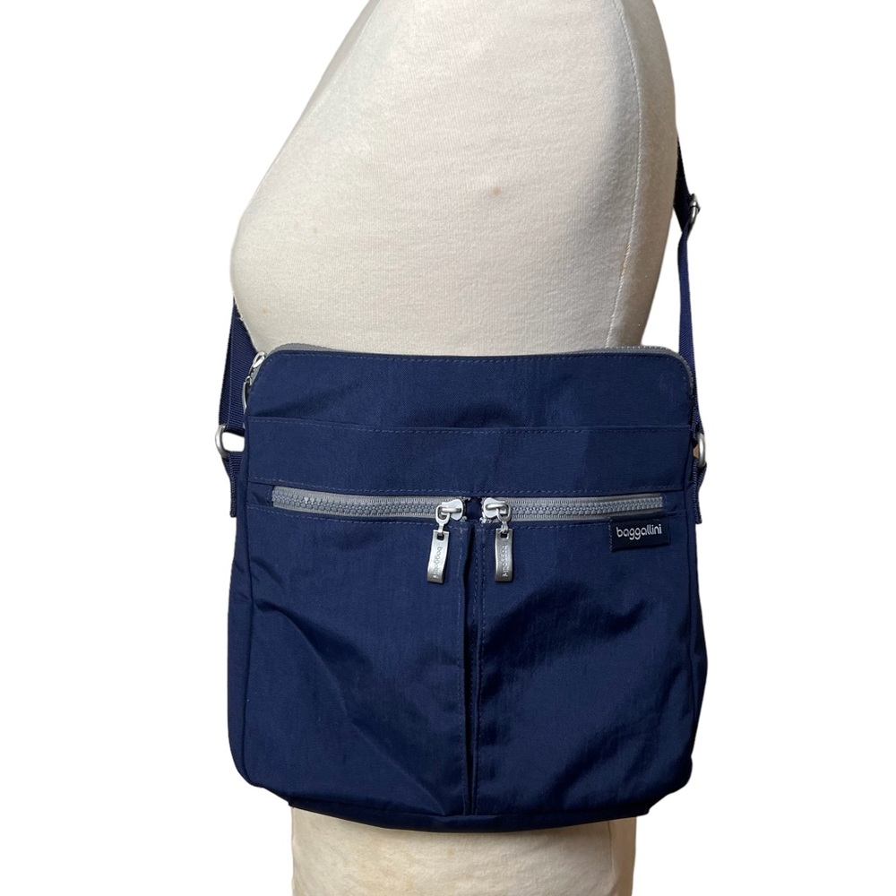 Baggallini Crossbody Bag • Navy Blue